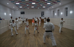 Cours d'Azé  Karaté et self défense du  Jeudi 22 09 16