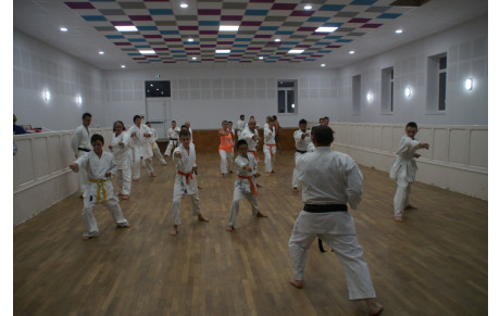 Cours d'Azé  Karaté et self défense du  Jeudi 22 09 16